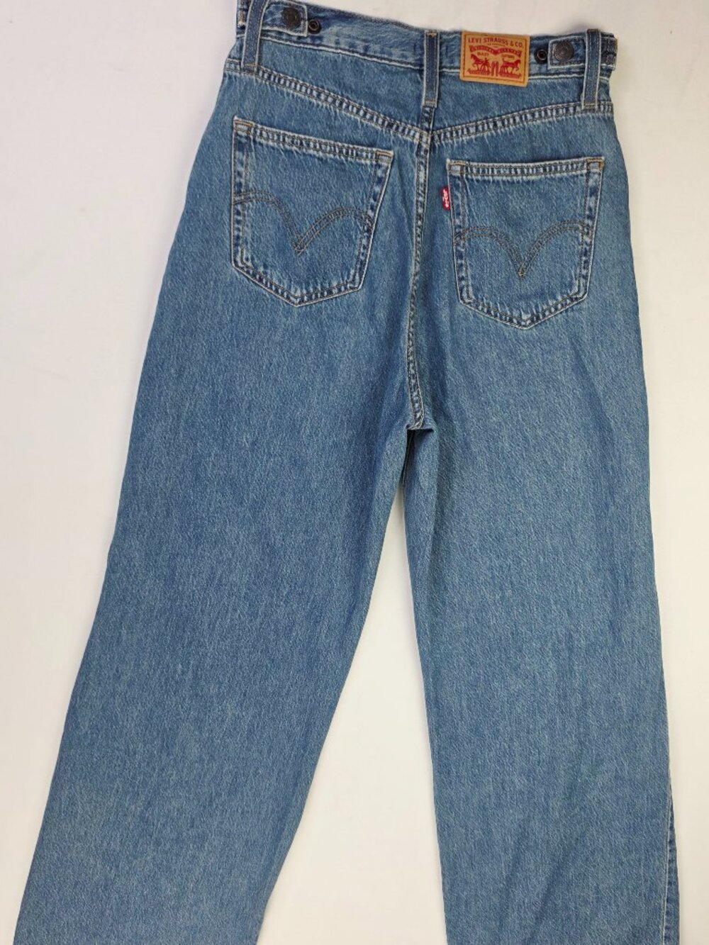 Levi's Cinch Baggy Wide Leg Womens Sz 26X31 Adjustable Blue Denim 5 Pocket Jeans